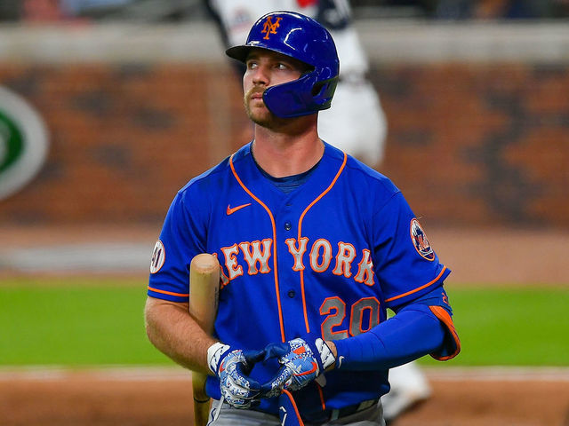 Download New York Mets Star Pete Alonso Hits a Homerun Wallpaper