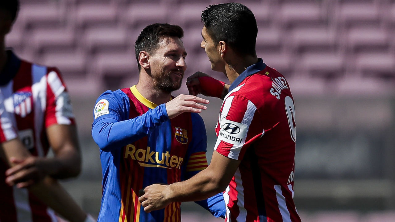 A shirt of new FC Barcelona player Luis Suarez are seen on display at  News Photo - Getty Images