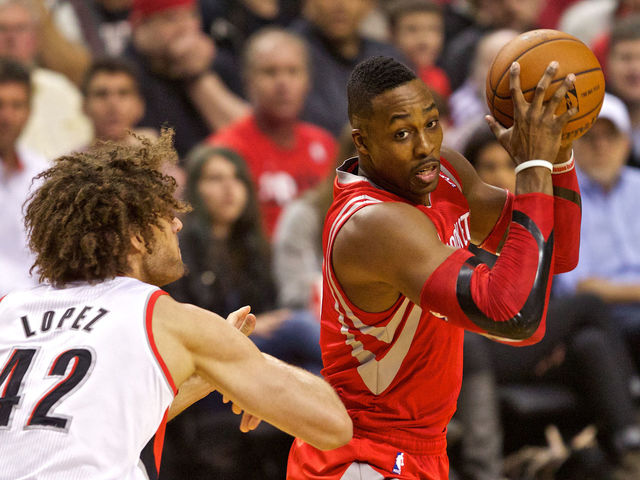 GIF: Dwight Howard bends rim on alley-oop
