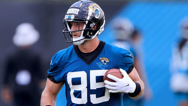 JACKSONVILLE, FLORIDA - MAY 27: Tim Tebow #85 of the Jacksonville Jaguars runs a drill during Jacksonville Jaguars Training Camp at TIAA Bank Field on May 27, 2021 in Jacksonville, Florida.