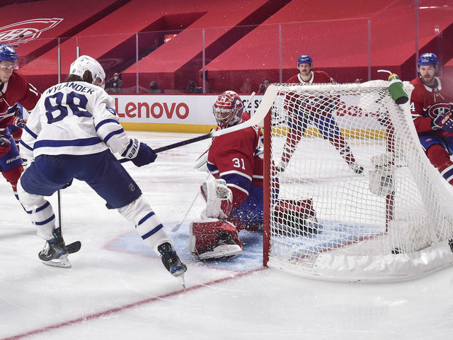 MONTREAL, QC - MAY 25: William Nylander #88 of the Toronto Maple Leafs scores on goaltender Carey Price #31 of the Montreal Canadiens during the second period in Game Four of the First Round of the 2021 Stanley Cup Playoffs at the Bell Centre on May 25, 2021 in Montreal, Canada. The Toronto Maple Leafs defeated the Montreal Canadiens 4-0.