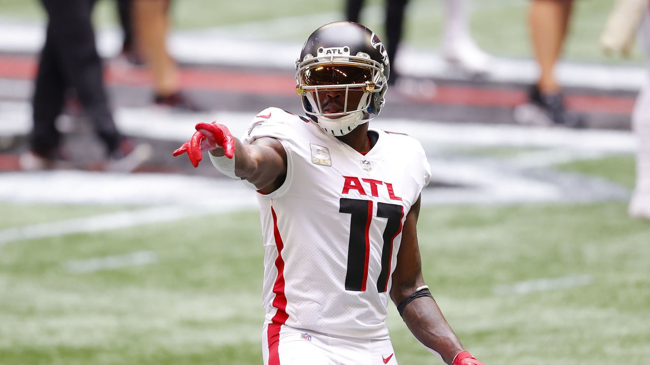 ATLANTA, GEORGIA - NOVEMBER 08: Julio Jones #11 of the Atlanta Falcons warms up before the game against the Denver Broncos at Mercedes-Benz Stadium on November 08, 2020 in Atlanta, Georgia.