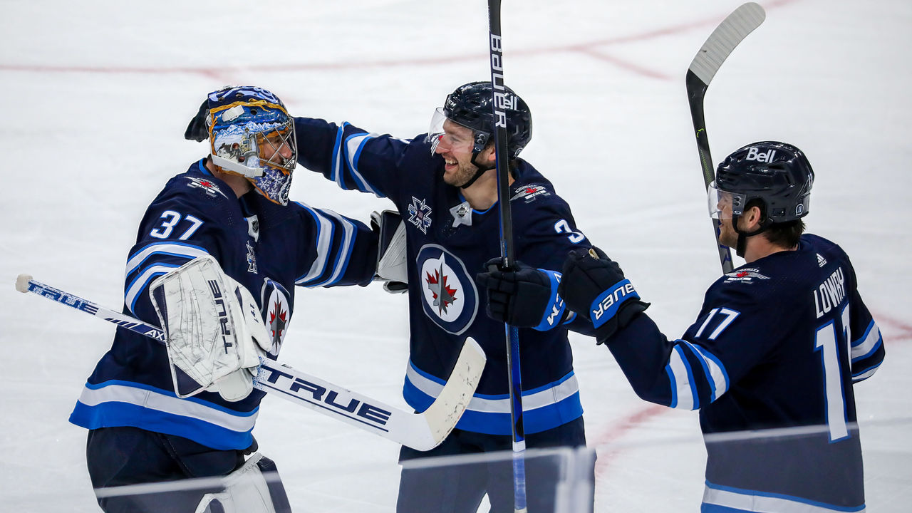 Jets' goaltender Connor Hellebuyck stellar in 4-1 win over Oilers