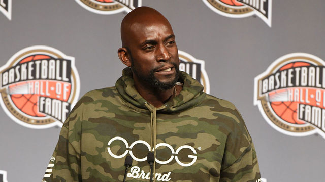 UNCASVILLE, CT - MAY 14: Enshrinee Kevin Garnett addresses the media during the Class of 2020 Press Conference as part of the 2020 Basketball Hall of Fame Enshrinement Ceremony on May 14, 2021 at the Cabaret Theatre at Mohegan Sun in Uncasville, Connecticut. NOTE TO USER: User expressly acknowledges and agrees that, by downloading and/or using this photograph, user is consenting to the terms and conditions of the Getty Images License Agreement. Mandatory Copyright Notice: Copyright 2021 NBAE