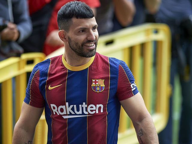 Aguero Joins Barcelona On Free Transfer After 10 Years At Manchester City Thescore Com