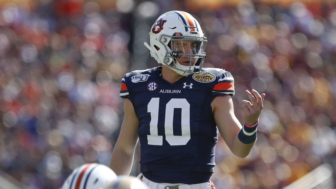 TAMPA, FL - JANUARY 01: Auburn Tigers quarterback Bo Nix (10) during the Outback Bowl between the Auburn Tigers and Minnesota Golden Gophers on January 01, 2020 at Raymond James Stadium in Tampa, FL.