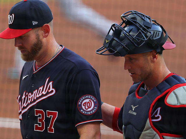 Nats put Strasburg on DL with stiff neck