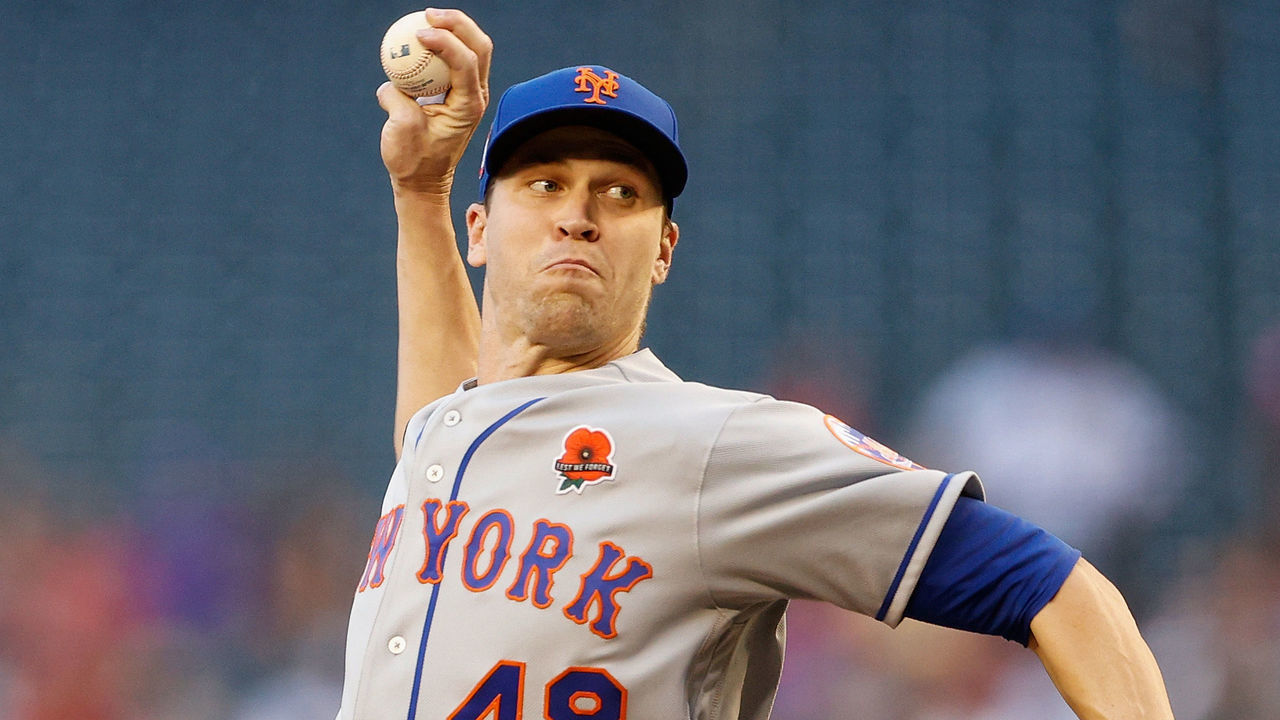 PHOENIX, ARIZONA - MAY 31: Starting pitcher Jacob deGrom #48 of the New York Mets pitches against the Arizona Diamondbacks during the MLB game at Chase Field on May 31, 2021 in Phoenix, Arizona.