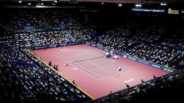 BASEL, SWITZERLAND - OCTOBER 27: A general view of St. Jacobshalle during the ATP Davidoff Swiss Indoors Tournament at St.Jakobshalle on October 27, 2006 in Basel, Switzerland.