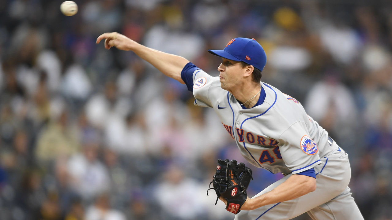 SAN DIEGO, CA - JUNE 5: Jacob deGrom #48 of the New York Mets pitches during the first inning of a baseball game against San Diego Padres at Petco Park on June 5, 2021 in San Diego, California.