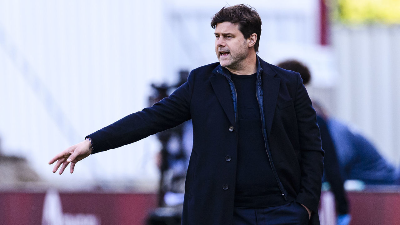 METZ, FRANCE - APRIL 24: PSG Head Coach Mauricio Pochettino gestures during the Ligue 1 match between FC Metz and Paris Saint-Germain at Stade Saint-Symphorien on April 24, 2021 in Metz, France.