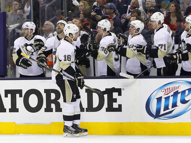VIDEO: Penguins' Sutter leaves Game 6 vs. Blue Jackets with apparent injury