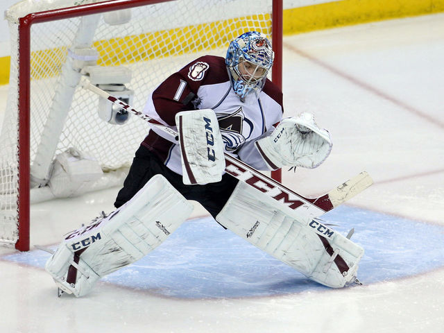Varlamov redeems himself, Avalanche with 51-save effort vs. Maple Leafs