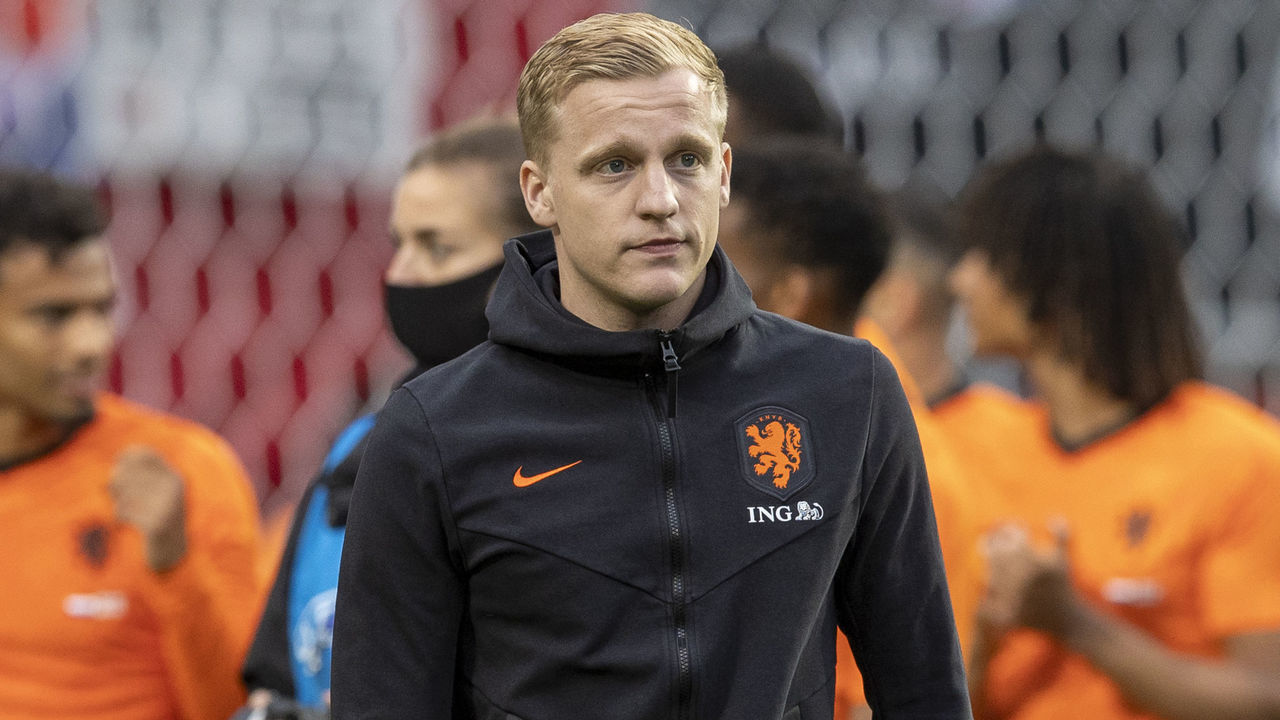 ENSCHEDE, NETHERLANDS - JUNE 06: (BILD ZEITUNG OUT) Donny van de Beek of Netherlands look dejected during the international friendly match between Netherlands and Georgia at De Grolsch Veste Stadium on June 6, 2021 in Enschede, Netherlands.