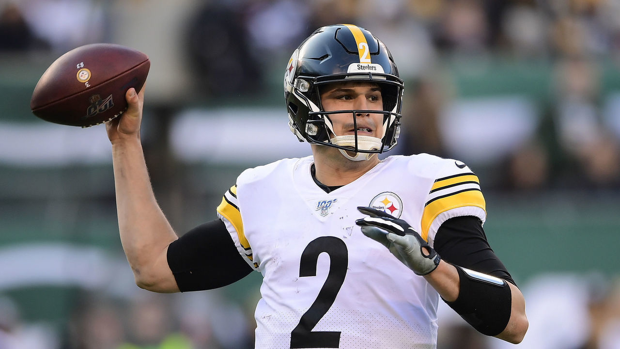 EAST RUTHERFORD, NEW JERSEY - DECEMBER 22: Mason Rudolph #2 of the Pittsburgh Steelers attempts a pass against the New York Jets at MetLife Stadium on December 22, 2019 in East Rutherford, New Jersey.