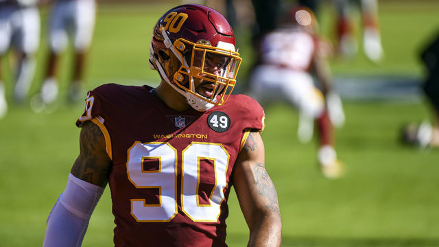 LANDOVER, MD - NOVEMBER 08: Washington Football Team defensive end Montez Sweat (90) warms up prior to the New York Giants game versus the Washington Football Team on November 8, 2020 at FedEx Field in Landover, MD.