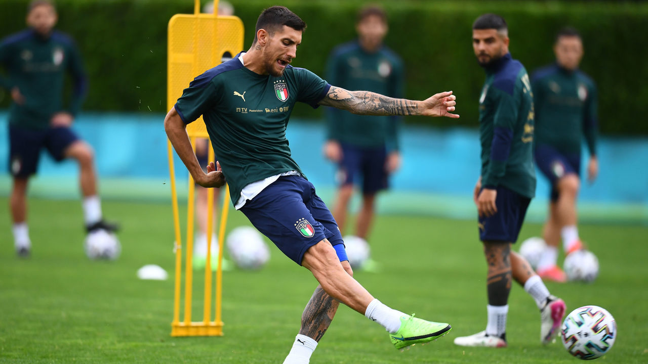 FLORENCE, ITALY - JUNE 08: Lorenzo Pellegrini of Italy in action during a Italy training session at Centro Tecnico Federale di Coverciano on June 08, 2021 in Florence, Italy.