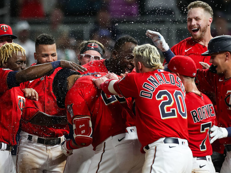 Watch: Twins rock Chapman with 4 runs for stunning comeback win ...