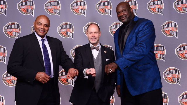 UNCASVILLE, CT - MAY 14: Winner of the Curt Gowdy Transformative Media Award, Charley Barkley, Ernie Johnson and Shaquille O'Neal poses for a portrait during the Class of 2020 Tip-Off Celebration and Awards Gala as part of the 2020 Basketball Hall of Fame Enshrinement Ceremony on May 14, 2021 at the Mohegan Sun Arena at Mohegan Sun in Uncasville, Connecticut. NOTE TO USER: User expressly acknowledges and agrees that, by downloading and/or using this photograph, user is consenting to the terms and conditions of the Getty Images License Agreement. Mandatory Copyright Notice: Copyright 2021 NBAE