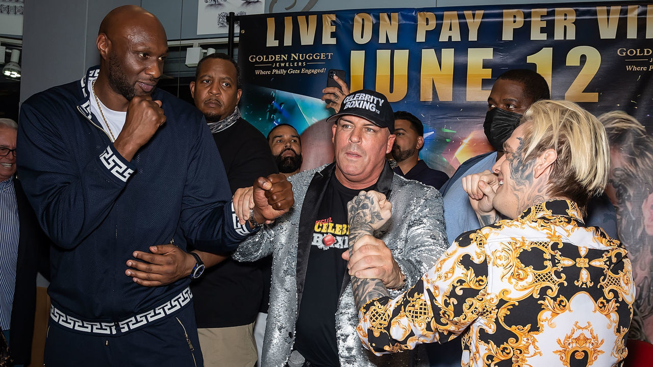 PHILADELPHIA, PENNSYLVANIA - APRIL 10: (L-R) Lamar Odom, Celebrity Boxing Founder Damon Feldman and Aaron Carter attend the Celebrity Boxing Face Off between Lamar Odom & Aaron Carter on April 10, 2021 in Philadelphia, Pennsylvania.