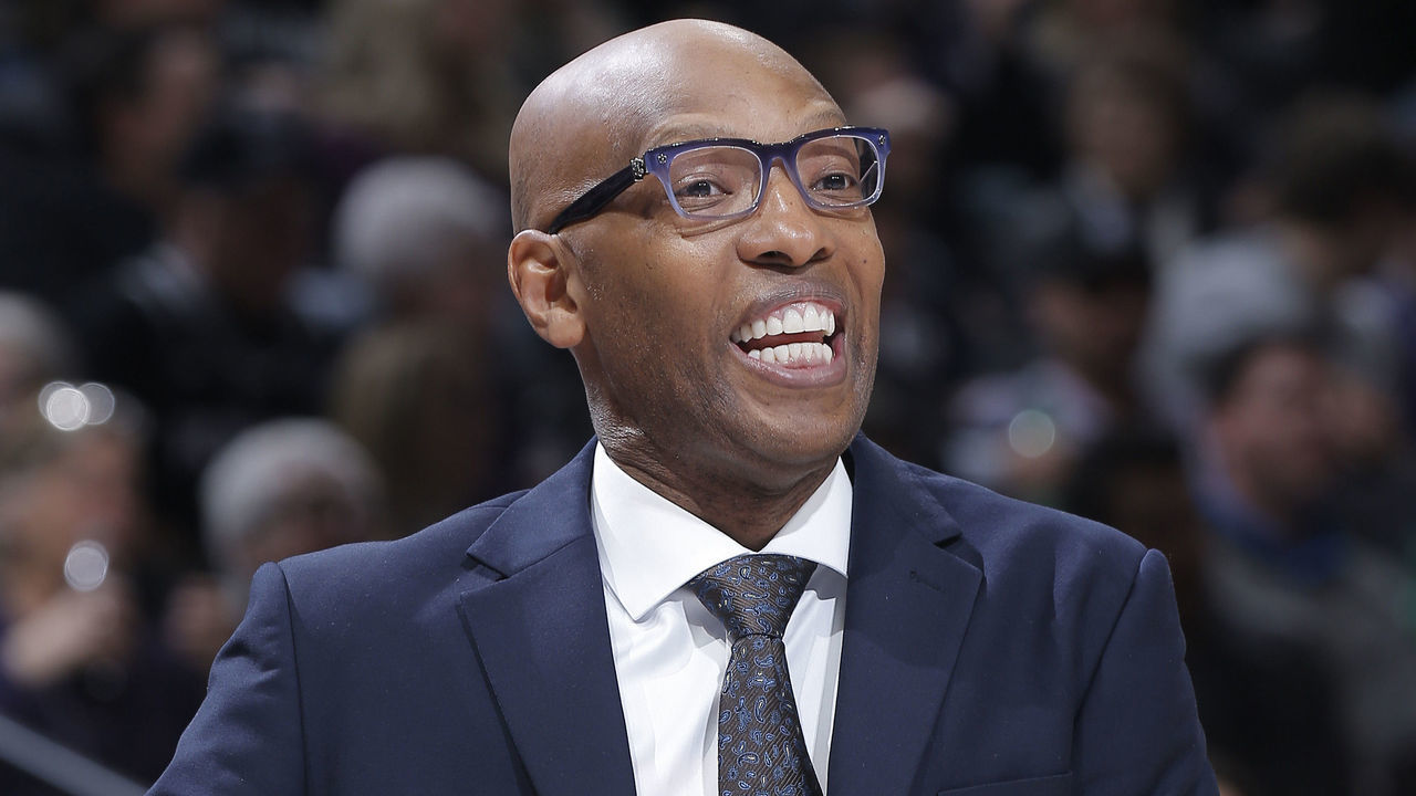 SACRAMENTO, CA - MARCH 1: Assistant coach Sam Cassell of the Los Angeles Clippers coaches against the Sacramento Kings on March 1, 2019 at Golden 1 Center in Sacramento, California. NOTE TO USER: User expressly acknowledges and agrees that, by downloading and or using this photograph, User is consenting to the terms and conditions of the Getty Images Agreement. Mandatory Copyright Notice: Copyright 2019 NBAE