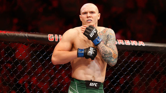 GLENDALE, ARIZONA - JUNE 12: Marvin Vettori of Italy prepares to fight Israel Adesanya of Nigeria during their UFC 263 middleweight championship match at Gila River Arena on June 12, 2021 in Glendale, Arizona.
