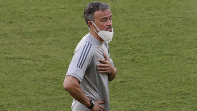 Spain's coach Luis Enrique leads an MD-1 training session at La Cartuja Stadium in Sevilla on June 13, 2021, on the eve of their UEFA EURO 2020 Group E football match against Sweden.