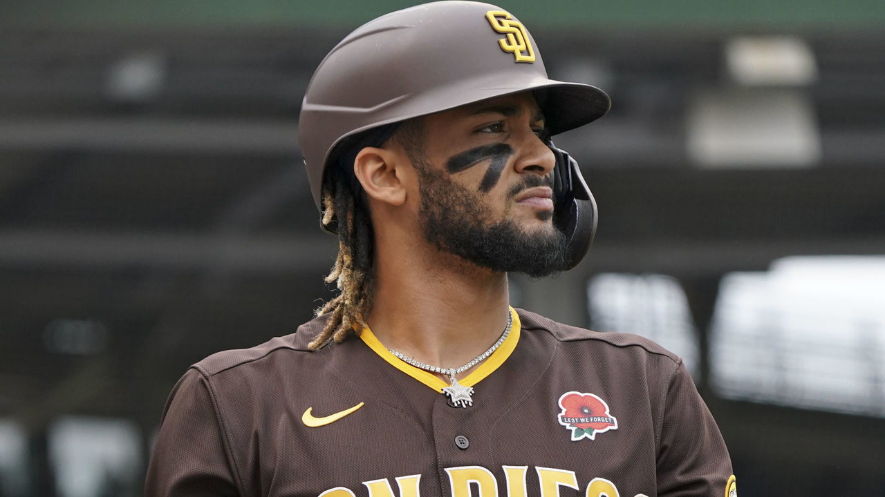CHICAGO, ILLINOIS - MAY 31: Fernando Tatis Jr. #23 of the San Diego Padres stands in the on-deck circle prior to batting during the first inning of a game against the Chicago Cubs at Wrigley Field on May 31, 2021 in Chicago, Illinois.