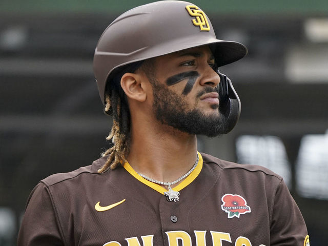 CHICAGO, ILLINOIS - MAY 31: Fernando Tatis Jr. #23 of the San Diego Padres stands in the on-deck circle prior to batting during the first inning of a game against the Chicago Cubs at Wrigley Field on May 31, 2021 in Chicago, Illinois.