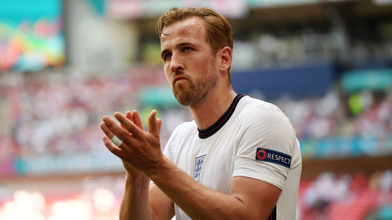 LONDON, ENGLAND - JUNE 13: Harry Kane of England applauds the fans following victory in the UEFA Euro 2020 Championship Group D match between England and Croatia at Wembley Stadium on June 13, 2021 in London, England.