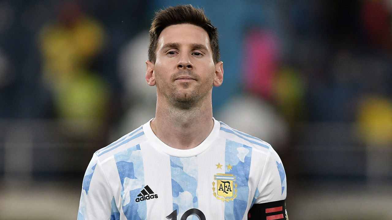BARRANQUILLA, COLOMBIA - JUNE 08: Lionel Messi of Argentina before a match between Colombia and Argentina as part of South American Qualifiers for Qatar 2022 at Estadio Metropolitano on June 08, 2021 in Barranquilla, Colombia.