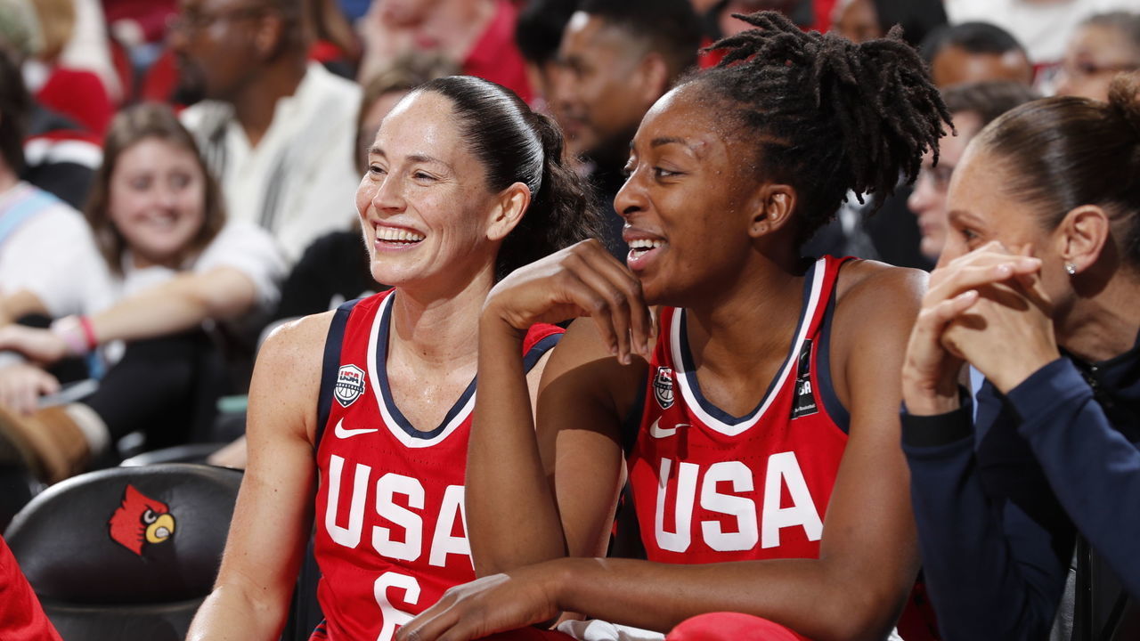 LOUISVILLE, KY - FEBRUARY 02: Sue Bird #6 and Nneka Ogwumike #16 of the USA Women's National team during the game against the Louisville Cardinals during an exhibition game at KFC YUM! Center on February 2, 2020 in Louisville, Kentucky. NOTE TO USER: User expressly acknowledges and agrees that, by downloading and/or using this photograph, user is consenting to the terms and conditions of the Getty Images License Agreement. Mandatory Copyright Notice: Copyright 2019 NBAE
