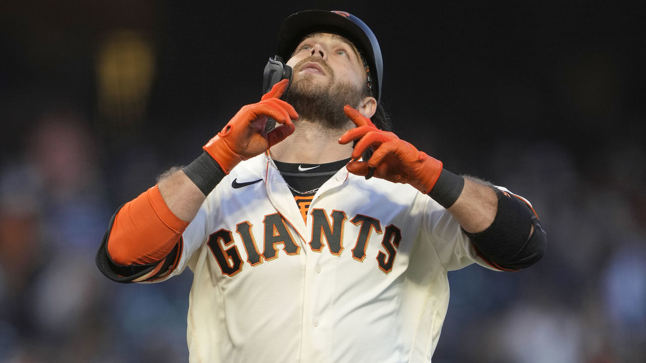 SAN FRANCISCO, CALIFORNIA - JUNE 14: Brandon Crawford #35 of the San Francisco Giants celebrates after hitting a two-run home run against the Arizona Diamondbacks in the bottom of the fifth inning at Oracle Park on June 14, 2021 in San Francisco, California.
