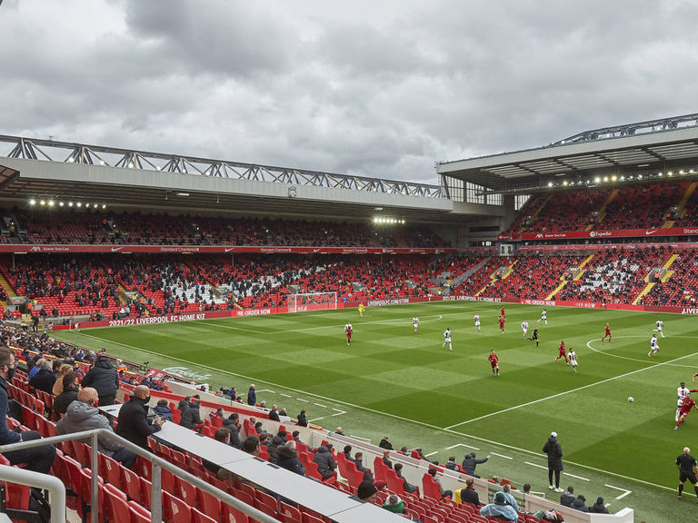 Peak anfeld vessel. Энфилд 2021. Стадион Энфилд Ливерпуль. Пол Маккартни стадион Anfield. Энфилд стадион подтрибунное помещение.