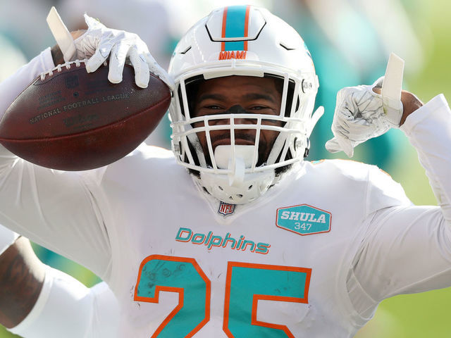 Miami Dolphins cornerback Xavien Howard absent at minicamp amid 'contract  situation', NFL News