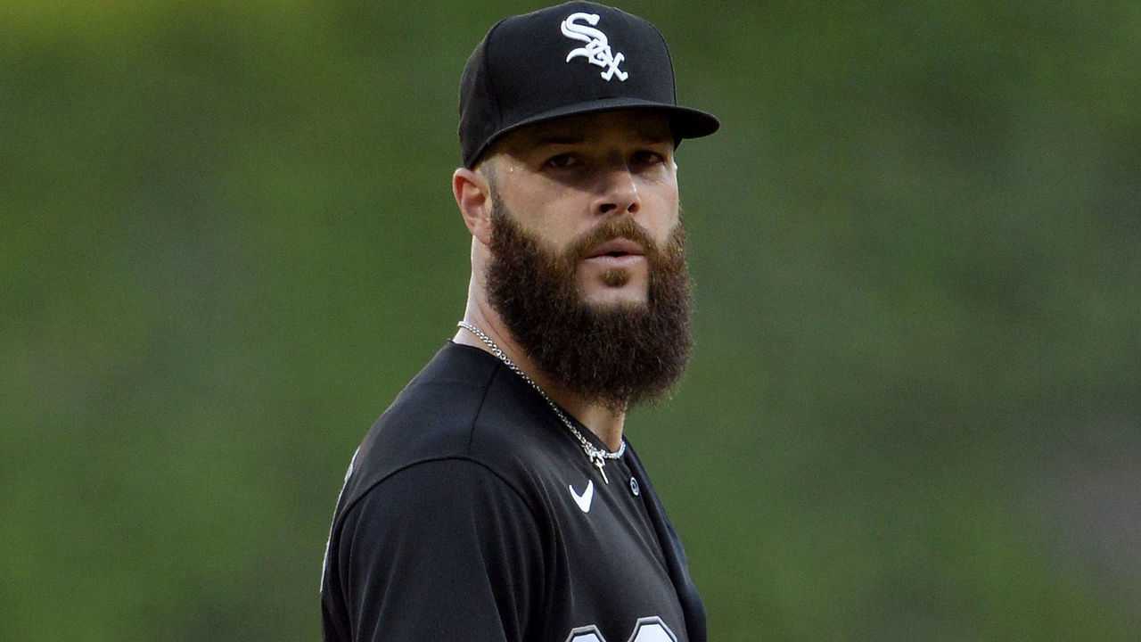 CHICAGO - JUNE 10: Dallas Keuchel #60 of the Chicago White Sox pitches against the Toronto Blue Jays on June 10, 2021 at Guaranteed Rate Field in Chicago, Illinois.