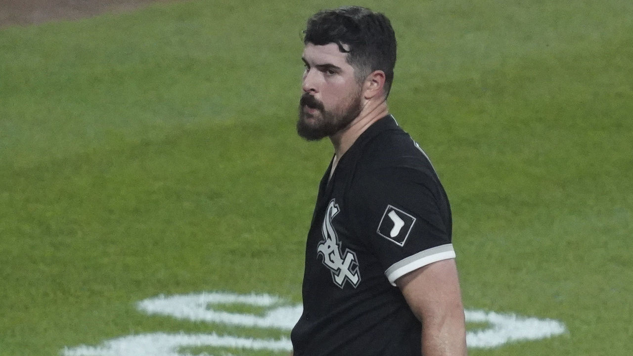 CHICAGO, ILLINOIS - JUNE 08: Carlos Rodon #55 of the Chicago White Sox reacts after the fifth against the Toronto Blue Jays at Guaranteed Rate Field on June 08, 2021 in Chicago, Illinois.