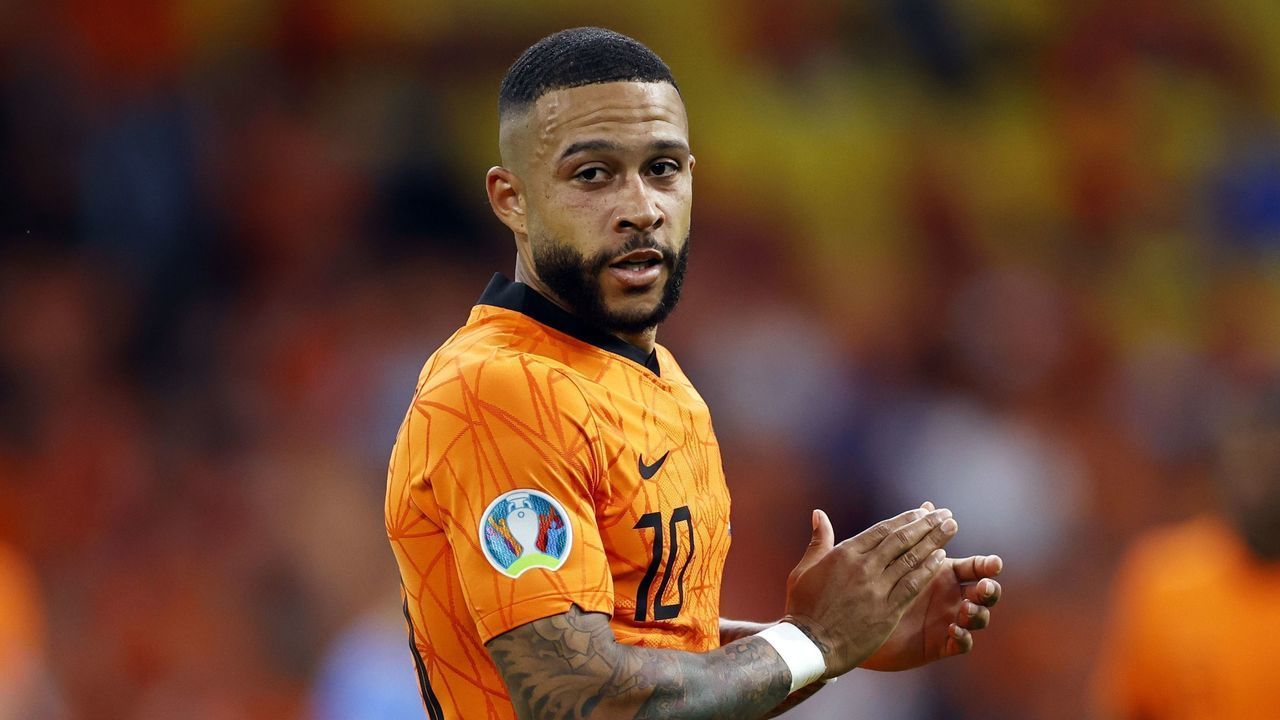 AMSTERDAM - Memphis Depay of Holland during the UEFA EURO 2020 Group C match between the Netherlands and Ukraine at the Johan Cruijff ArenA on June 13, 2021 in Amsterdam, Netherlands. ANP MAURICE VAN STEEN