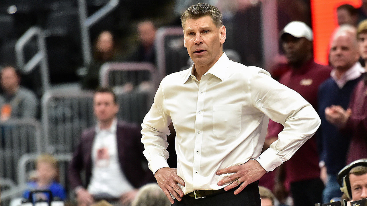 ST. LOUIS, MO - MARCH 06:Loyola coach Porter Moser during a Missouri Valley Conference Tournament basketball game between the Loyola Ramblers and the Valparaiso Crusaders, on March 06, 2020, at Enterprise Center, St. Louis, MO. Photo by Keith Gillett/Icon Sportswire via Getty Images)
