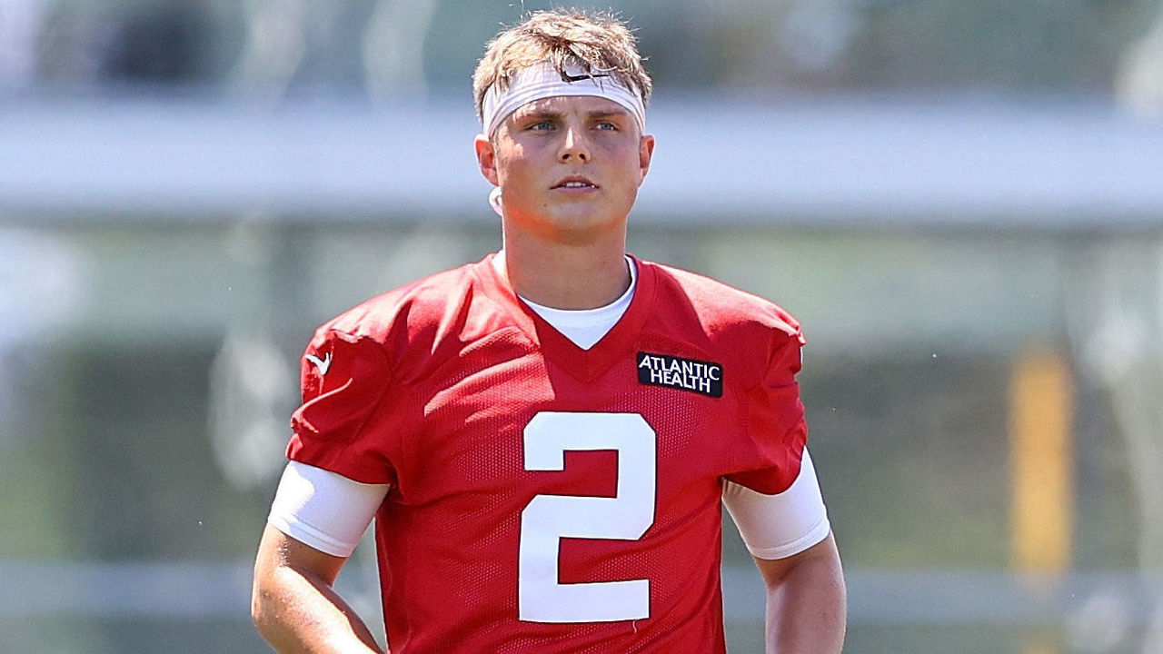 FLORHAM PARK, NEW JERSEY - JUNE 15: Zach Wilson #2 of the New York Jets runs drills during New York Jets Mandatory Minicamp on June 15, 2021 at Atlantic Health Jets Training Center in Florham Park, New Jersey.