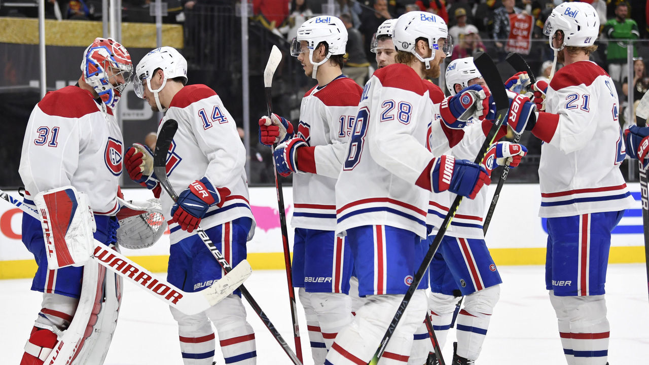 LAS VEGAS, NEVADA - JUNE 16: The Montreal Canadiens celebrate after defeating the Vegas Golden Knights in Game Two of the Stanley Cup Semifinals at T-Mobile Arena on June 16, 2021 in Las Vegas, Nevada.
