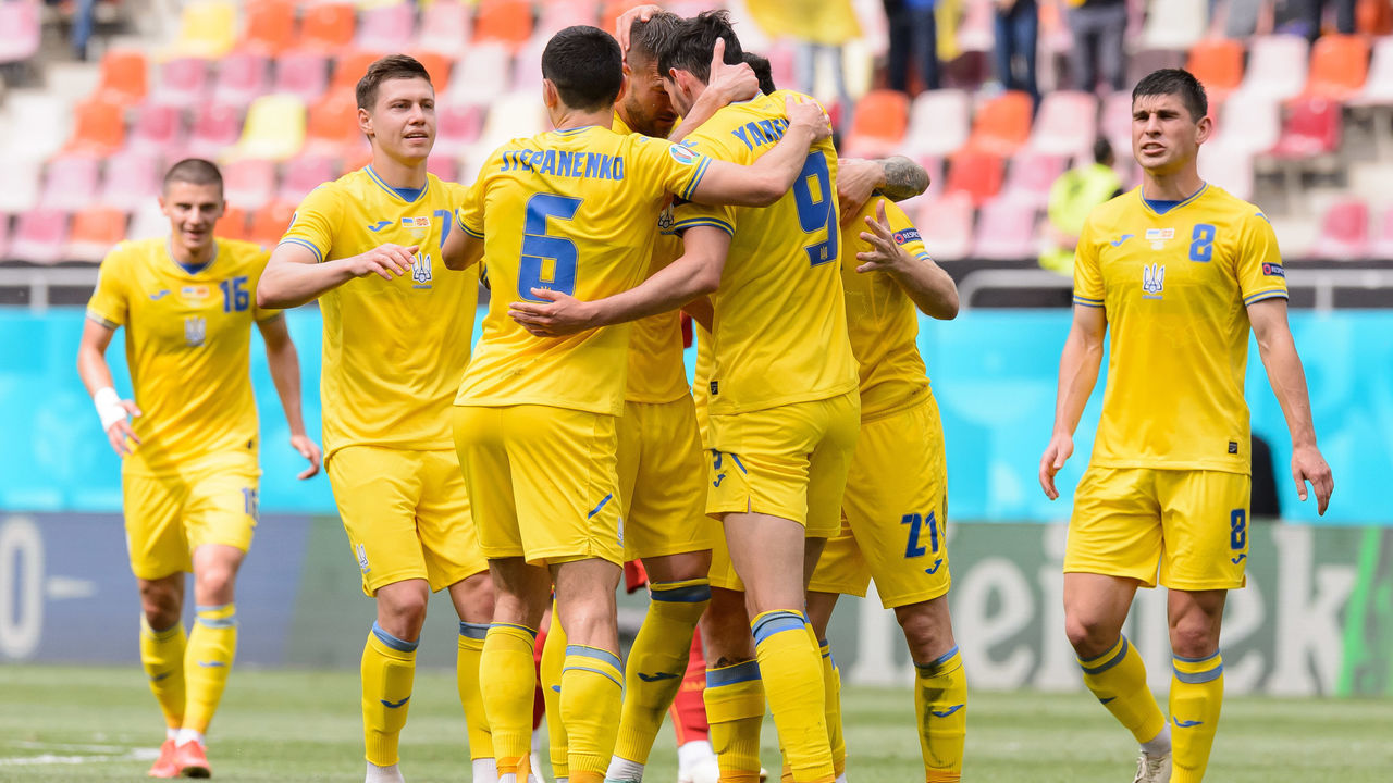 BUCHAREST, ROMANIA - JUNE 17: (BILD ZEITUNG OUT) Roman Yaremchuk of Ukraine celebrates after scoring his team's second goal with teammates during the UEFA Euro 2020 Championship Group C match between Ukraine and North Macedonia at National Arena on June 17, 2021 in Bucharest, Romania.