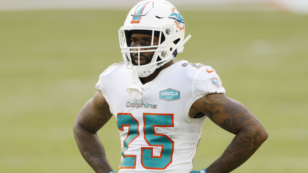 MIAMI GARDENS, FLORIDA - OCTOBER 18: Xavien Howard #25 of the Miami Dolphins looks on against the New York Jets at Hard Rock Stadium on October 18, 2020 in Miami Gardens, Florida.