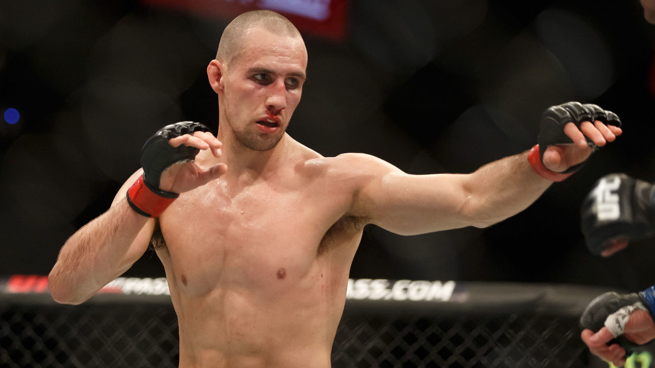 OTTAWA, ON - JUNE 18: Rory MacDonald competes in his welterweight bout against Stephen Thompson during the UFC Fight Night event inside the TD Place Arena on June 18, 2016 in Ottawa, Ontario, Canada.
