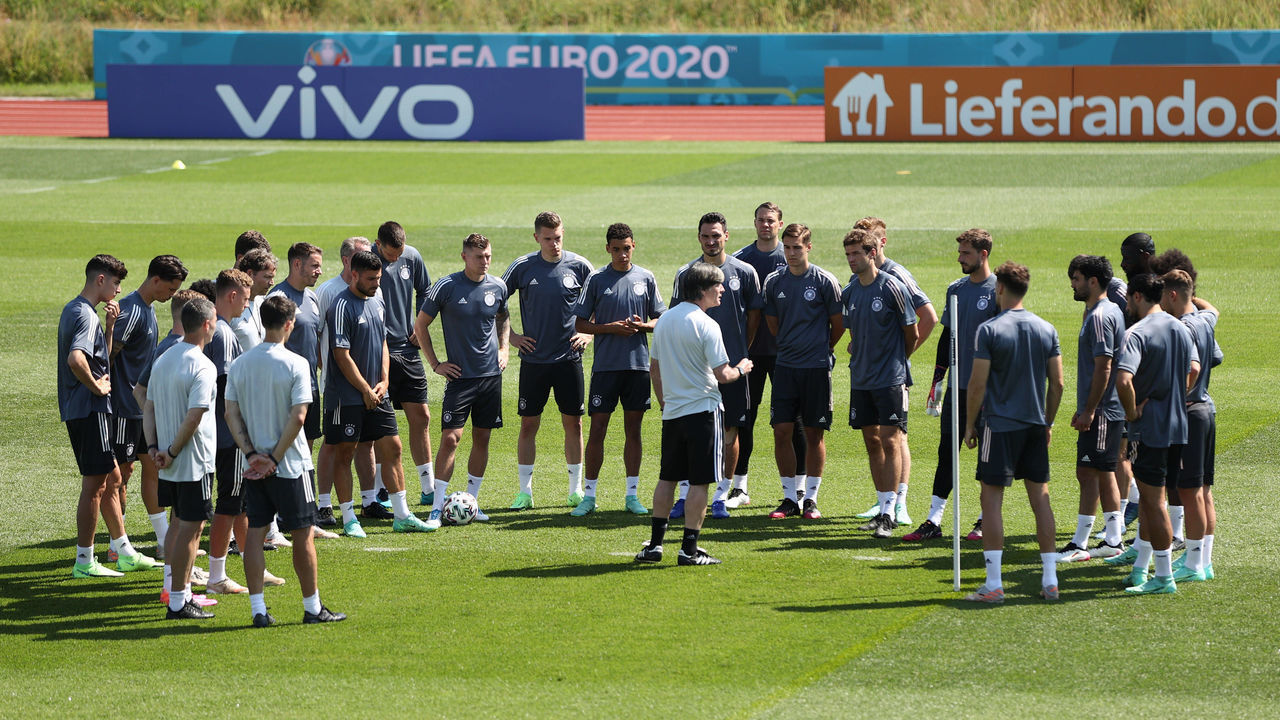 18 June 2021, Bavaria, Herzogenaurach: Football: European Championship, Group F, Final training Germany before the match Portugal. Germany's national coach Joachim Löw speaks to the team. Photo: Christian Charisius/dpa