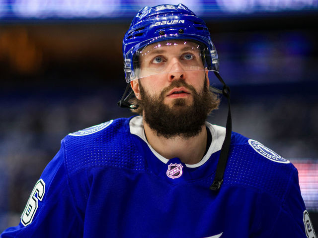 Nikita Kucherov leaves Lightning's loss to Washington