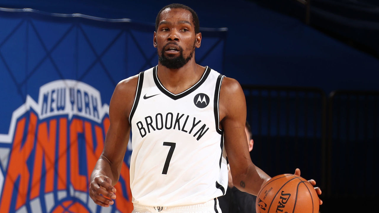 NEW YORK, NY - JANUARY 13: Kevin Durant #7 of the Brooklyn Nets handles the ball during the game against the New York Knicks on January 13, 2021 at Madison Square Garden in New York City, New York. Mandatory Copyright Notice: Copyright 2021 NBAE