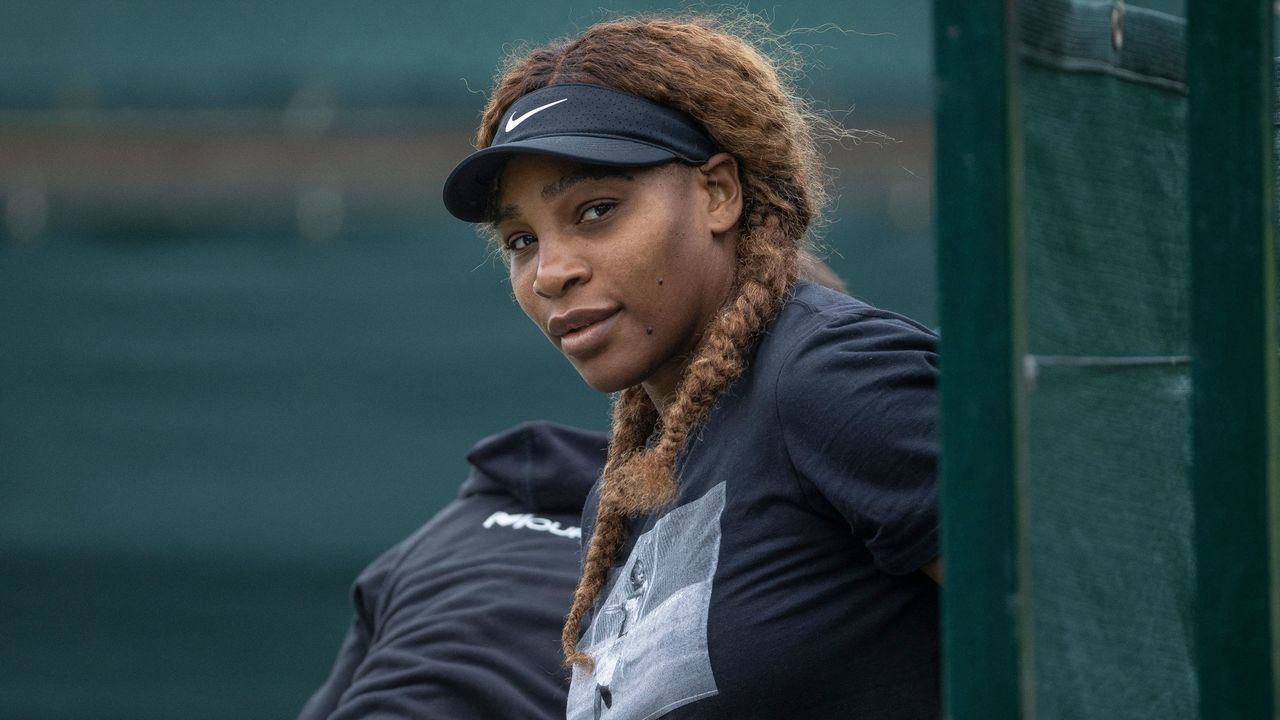US player Serena Williams arrrives for a practice session at the Aorangi Practice Courts at The All England Tennis Club in Wimbledon, south-west London, on June 27, 2021, ahead of the start of the 2021 Wimbledon Championships tennis tournament. - - RESTRICTED TO EDITORIAL USE