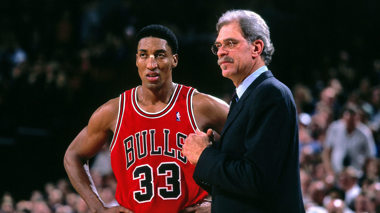 PORTLAND, OR - JANUARY 29: Scottie Pippen #33 and Head Coach Phil Jackson of the Chicago Bulls reacts during the game against the Portland Trail Blazers on January 29, 1998 at the Rose Garden Arena in Portland, Oregon. Mandatory Copyright Notice: Copyright 1998 NBAE