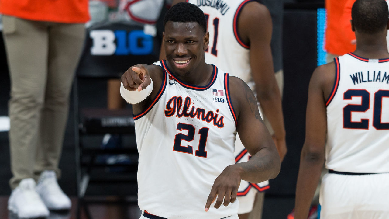 INDIANAPOLIS, IN - MARCH 14: Illinois Fighting Illini center Kofi Cockburn (21) points to the crowd during the men's Big Ten tournament college basketball game between the Ohio State Buckeyes and Illinois Fighting Illini on March 14, 2021, at Lucas Oil Stadium in Indianapolis, IN.